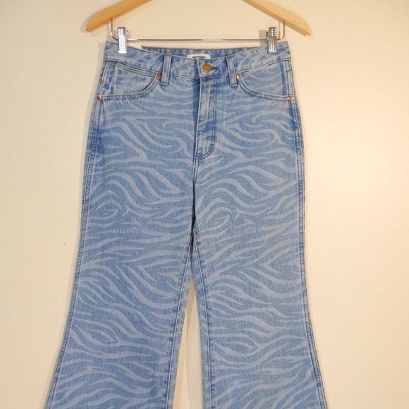 Wrangler Wanderer Flare JEANS Size 29 x 34 Blue Meow Laser Tiger Print NEW - Picture 11 of 16